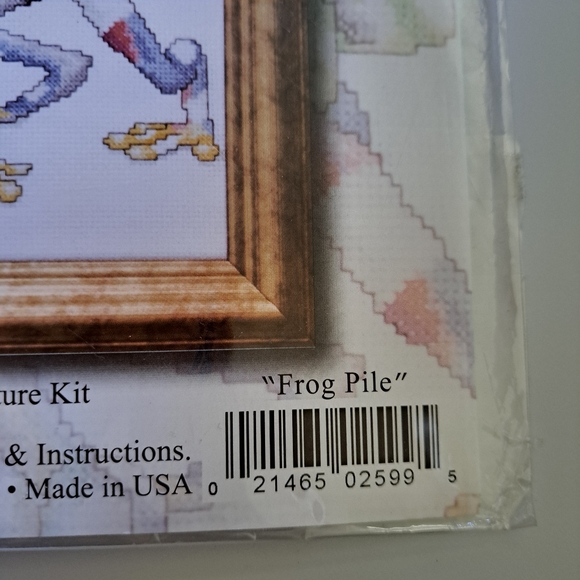 Frog Pile Cross Stitch Kit - Picture 4 of 5